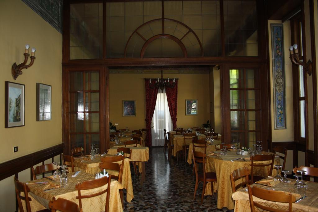 Hotel Vapore Torno Luaran gambar
