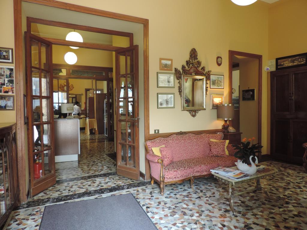 Hotel Vapore Torno Luaran gambar